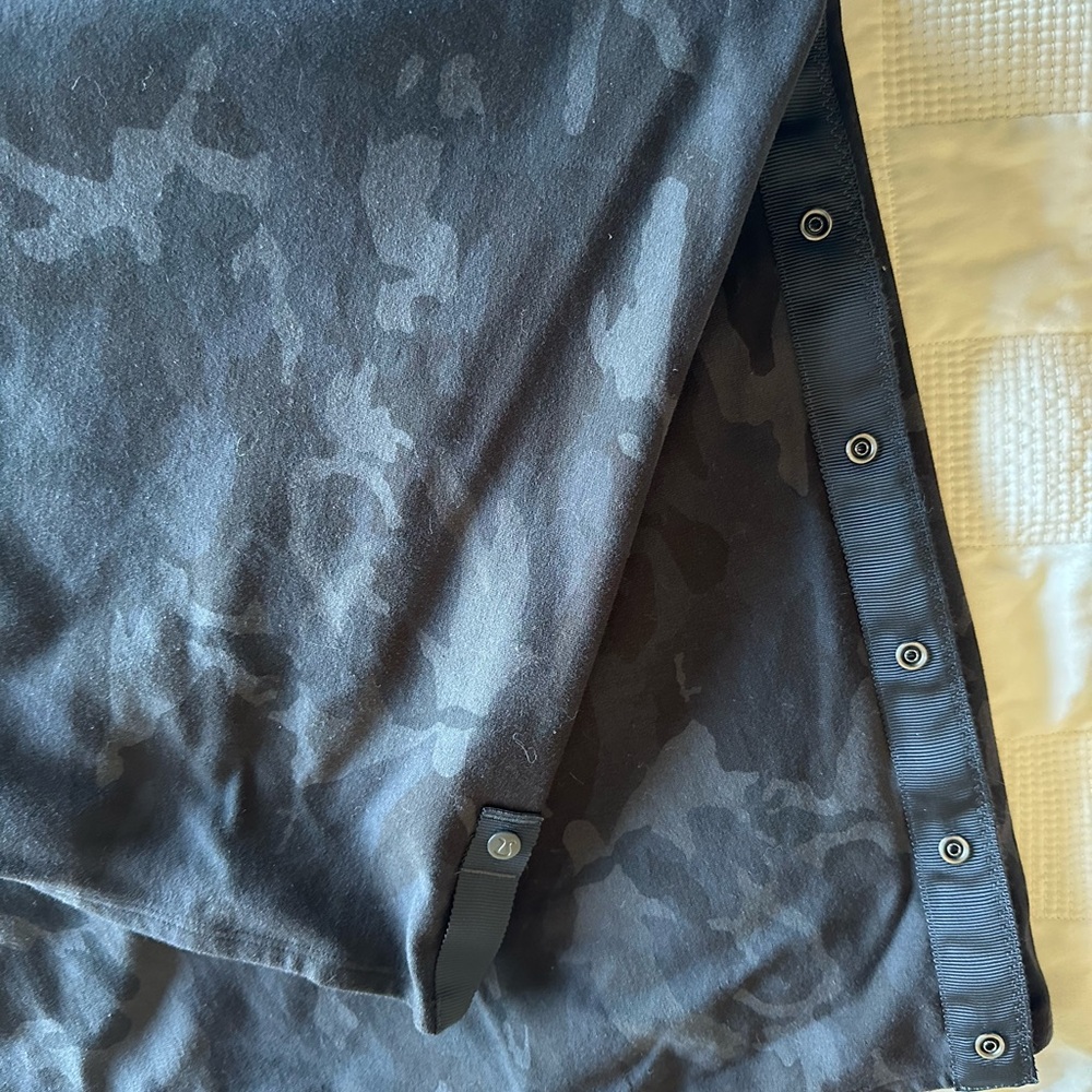 Lululemon Vinyasa Wrap - Black Camo